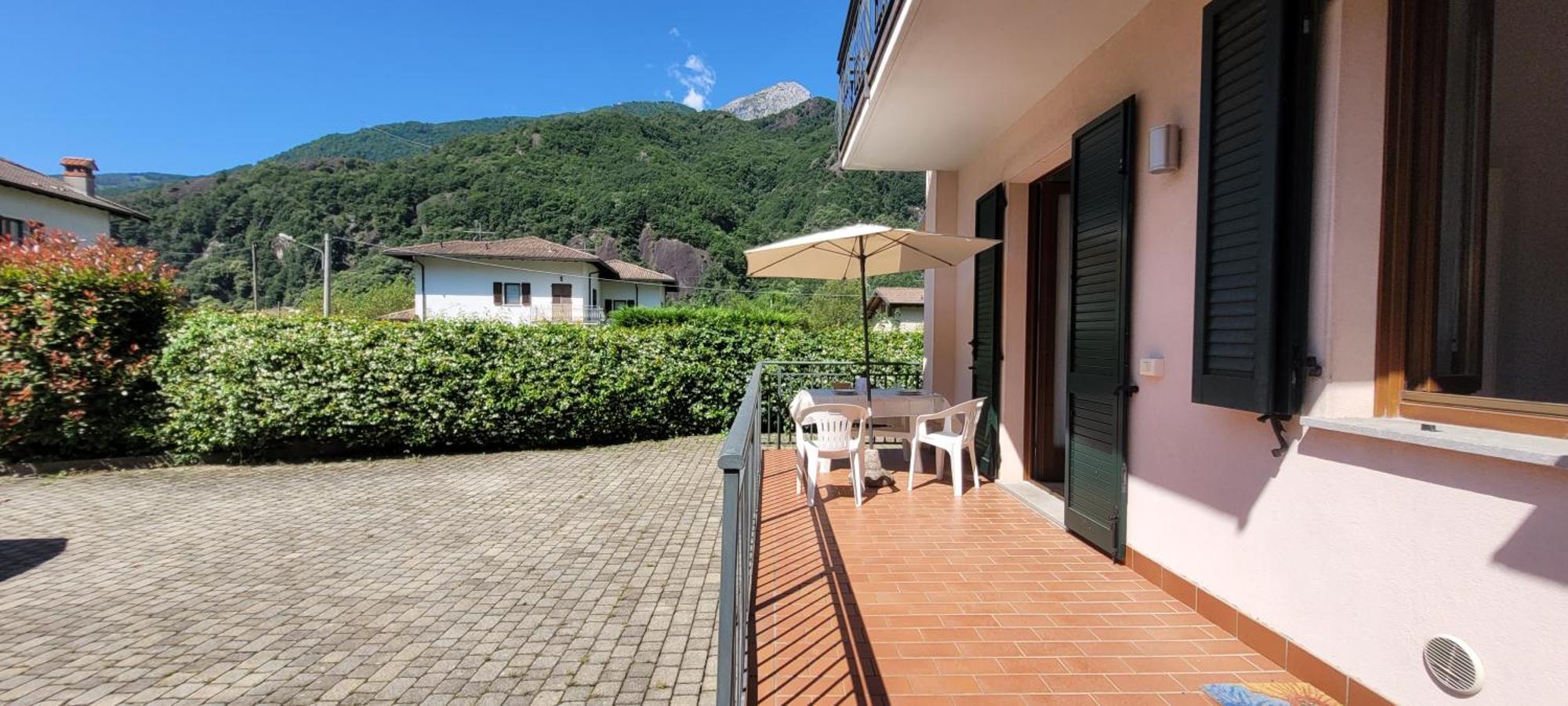 Ferienwohnung Terrazza Fucinetta Introbio Exterior foto