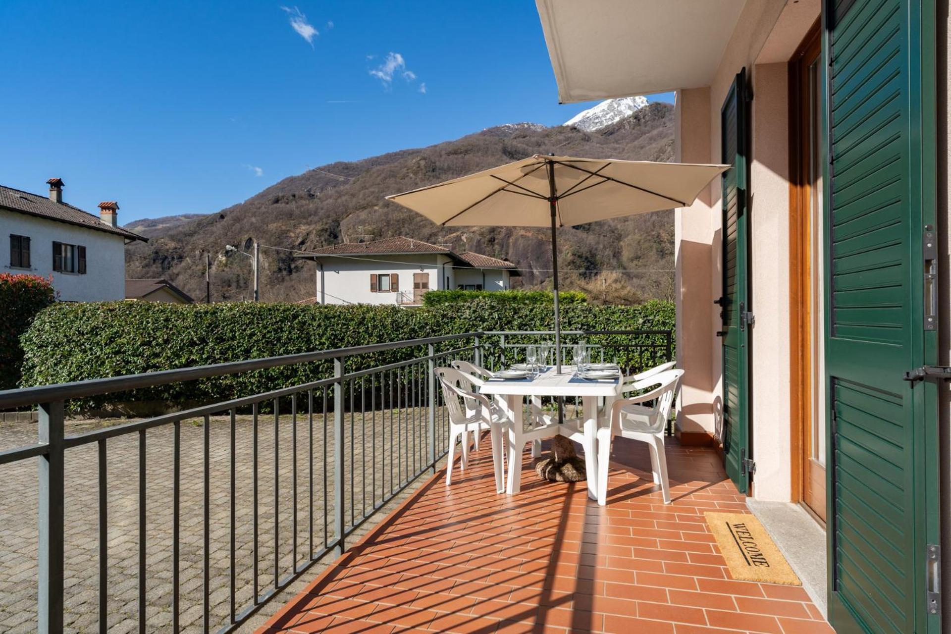 Ferienwohnung Terrazza Fucinetta Introbio Exterior foto